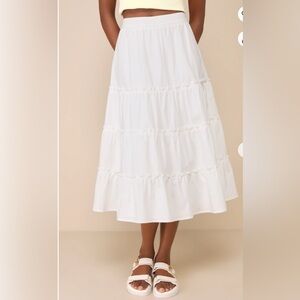 Lulus white ruffled midi skirt NEVER WORN